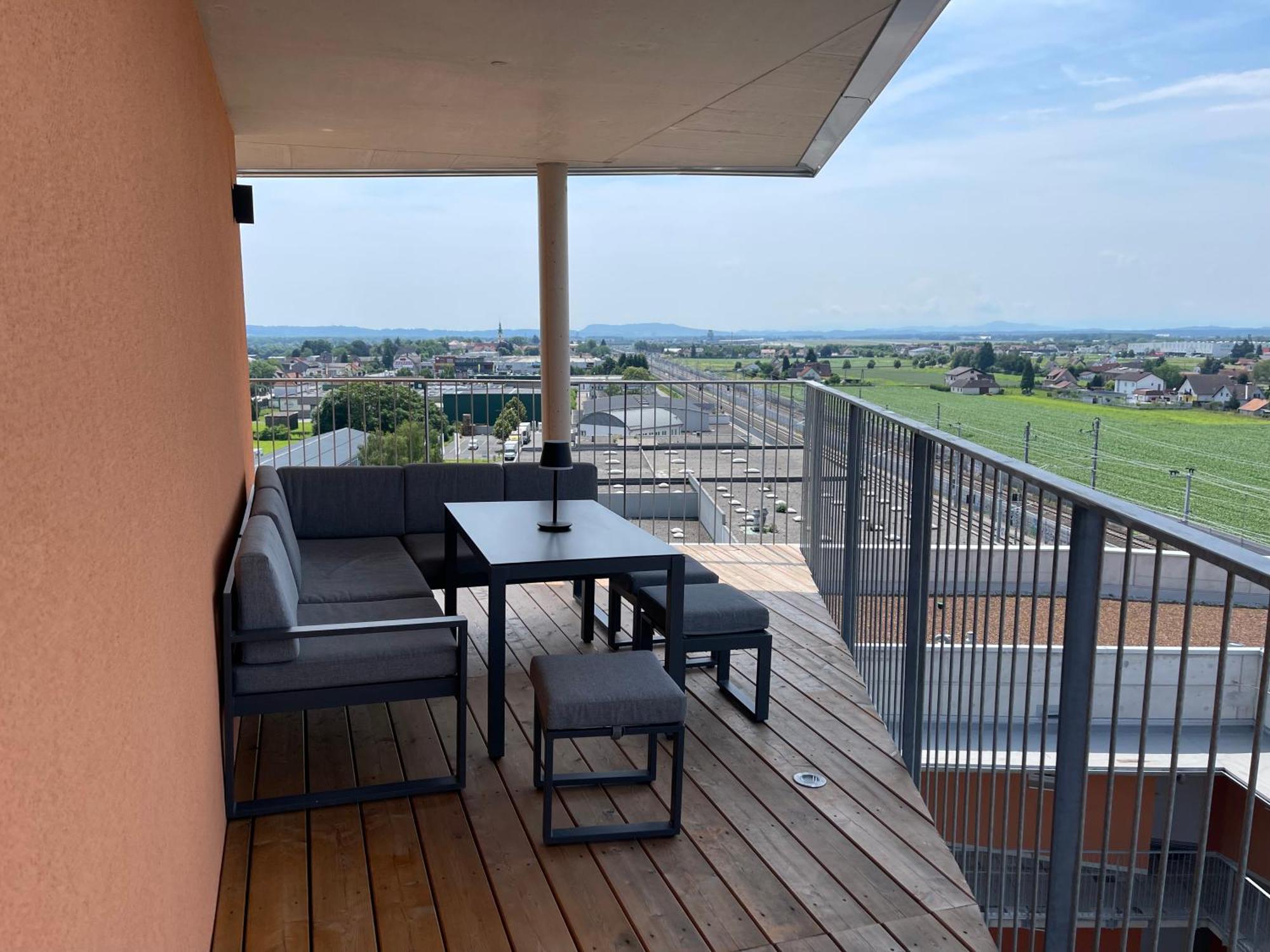 100 Qm Penthouse, Self-Check-In, 2 Parkplaetze Appartement Graz Buitenkant foto
