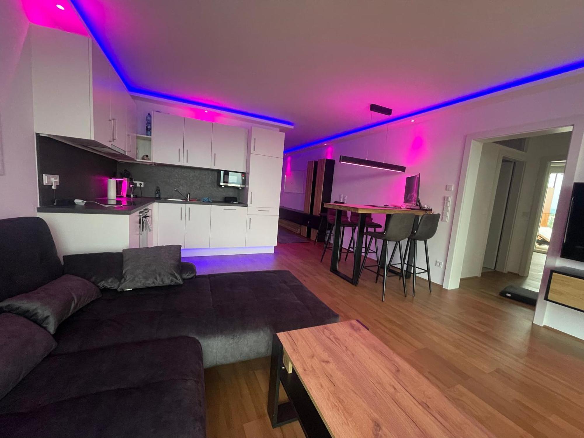 100 Qm Penthouse, Self-Check-In, 2 Parkplaetze Appartement Graz Buitenkant foto