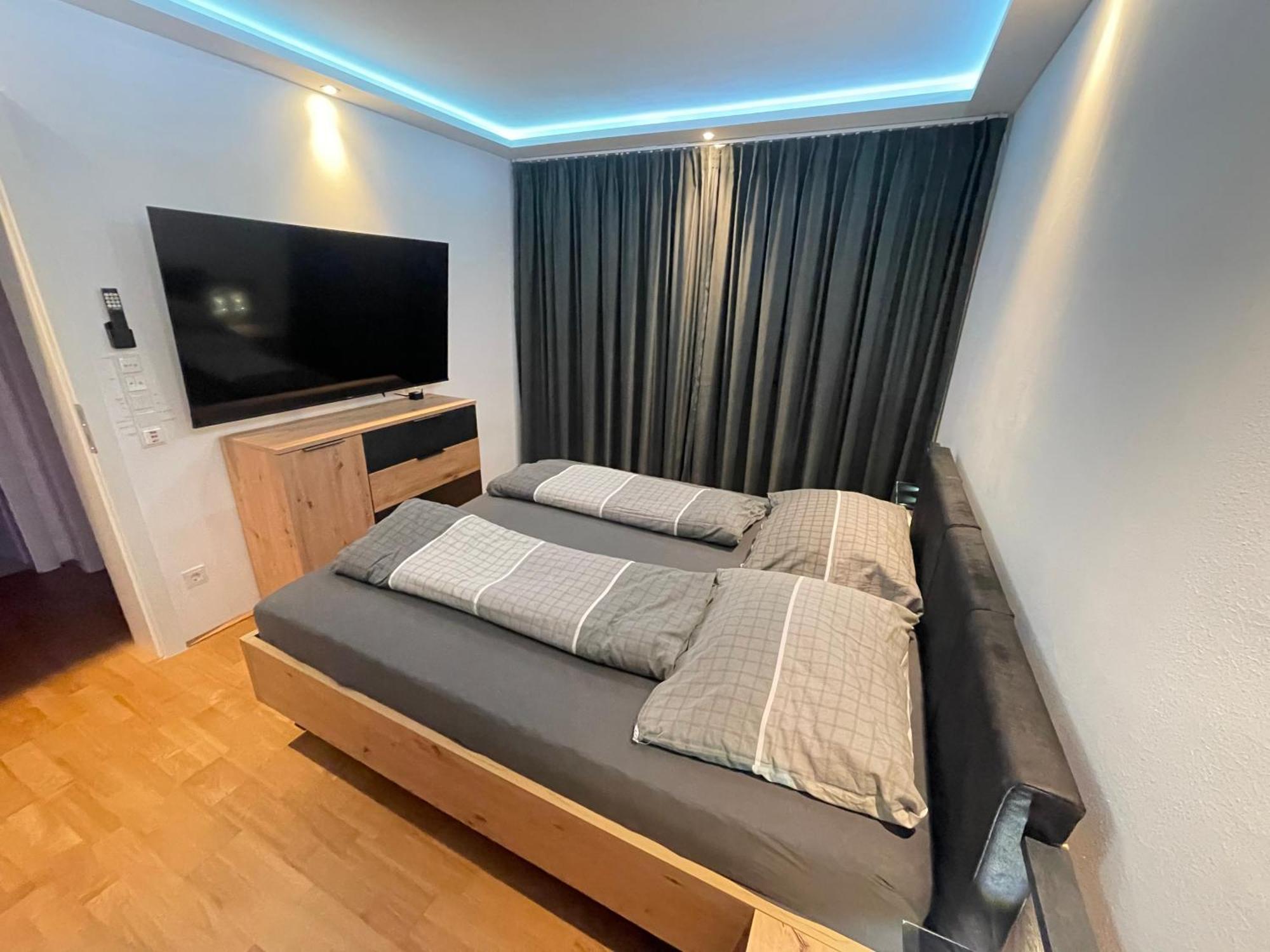 100 Qm Penthouse, Self-Check-In, 2 Parkplaetze Appartement Graz Buitenkant foto