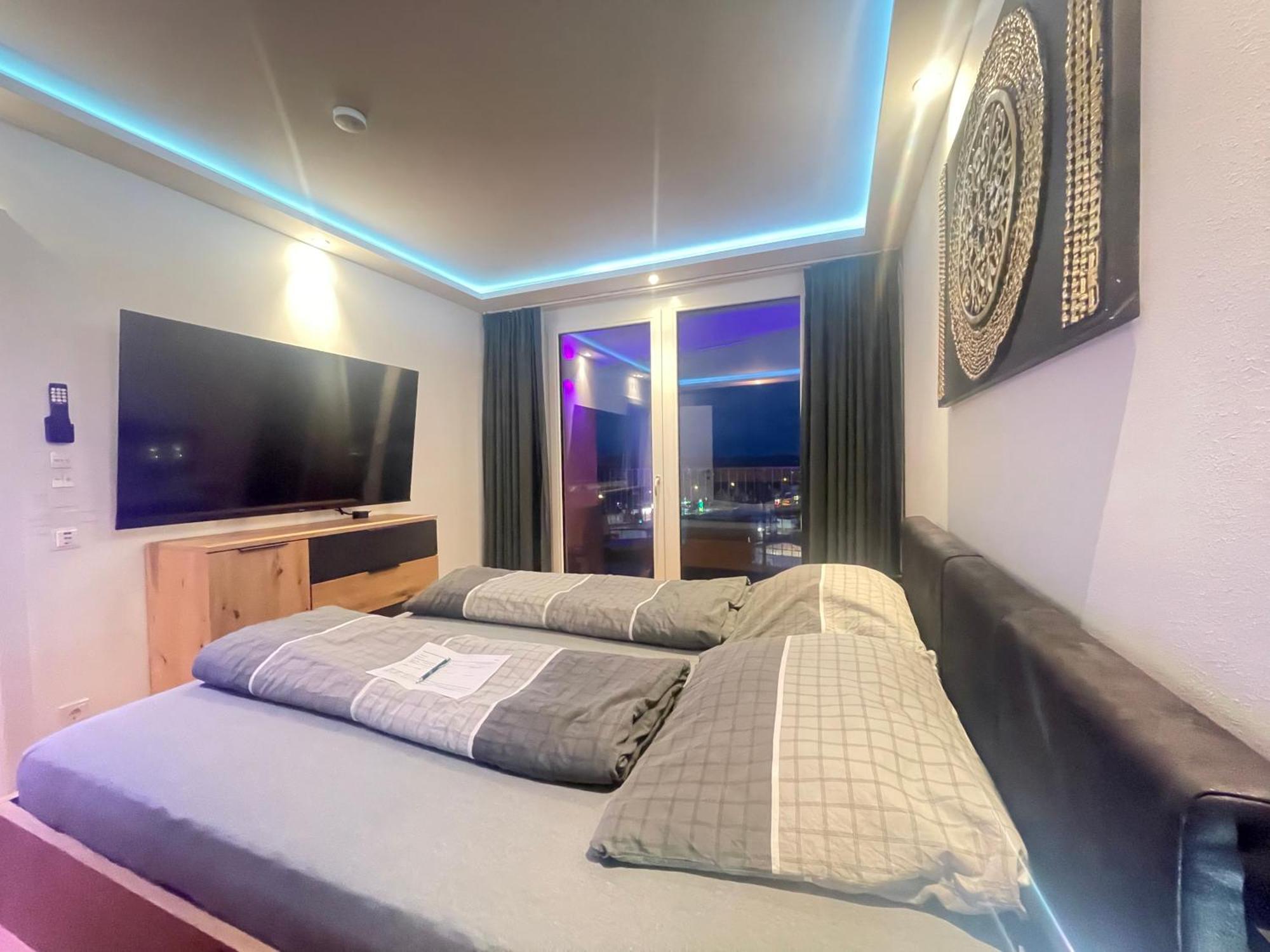 100 Qm Penthouse, Self-Check-In, 2 Parkplaetze Appartement Graz Buitenkant foto