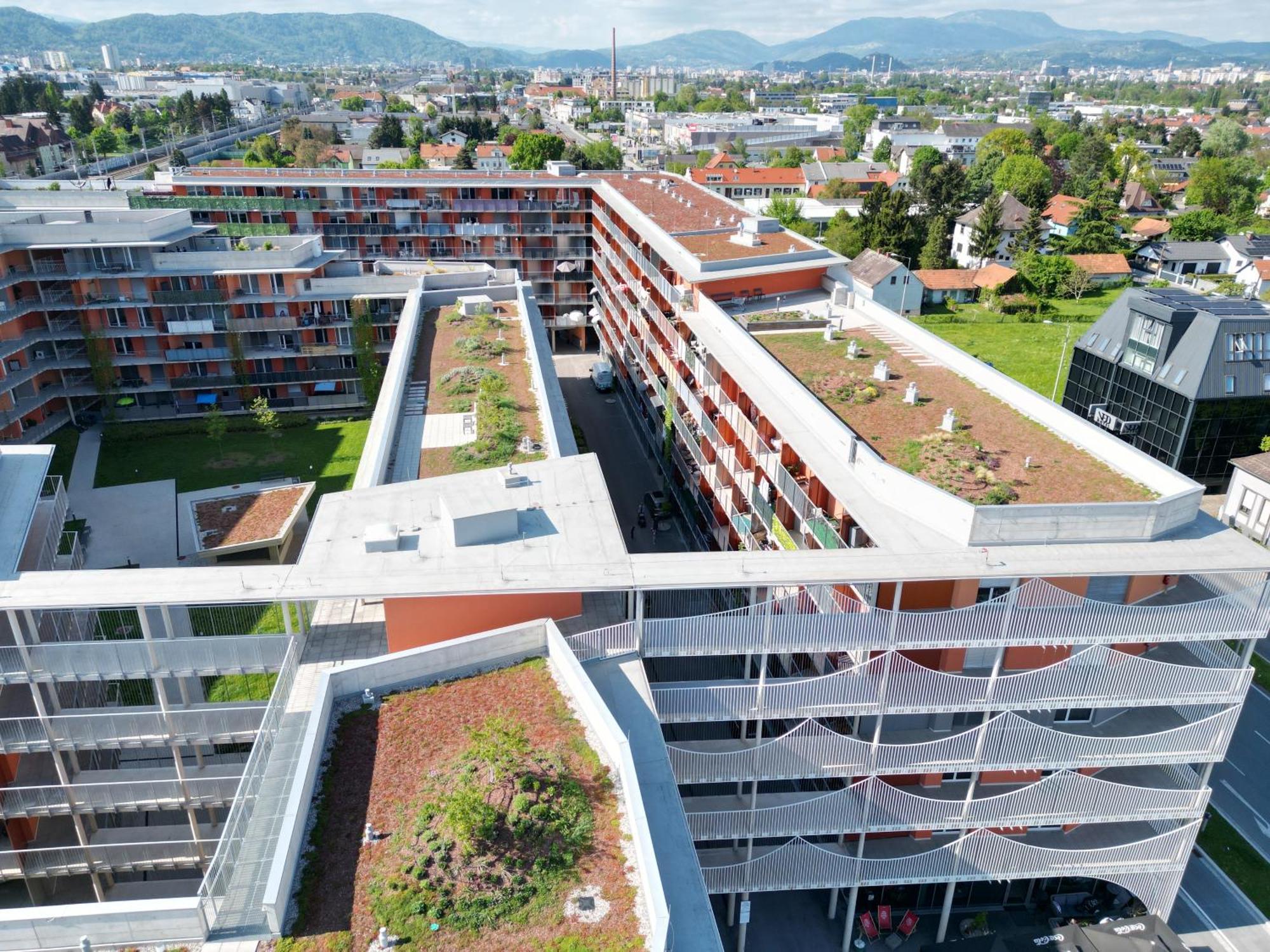 100 Qm Penthouse, Self-Check-In, 2 Parkplaetze Appartement Graz Buitenkant foto